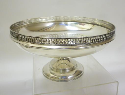 A SILVER LOW PEDESTAL DISH Image