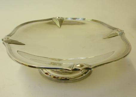 AN ART DECO SILVER LOW PEDESTAL DISH Image
