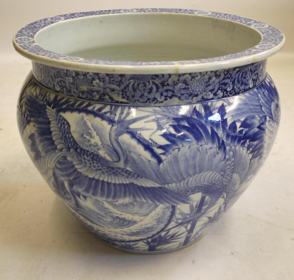 A MASSIVE JAPANESE PORCELAIN JARDINIERE Image