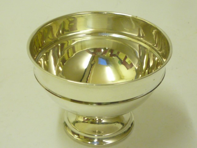 A SILVER LOW PEDESTAL ROSEBOWL Image