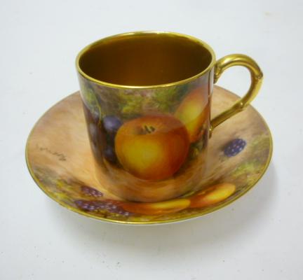 A ROYAL WORCESTER PORCELAIN CABINET CAN AND SAUCER Image