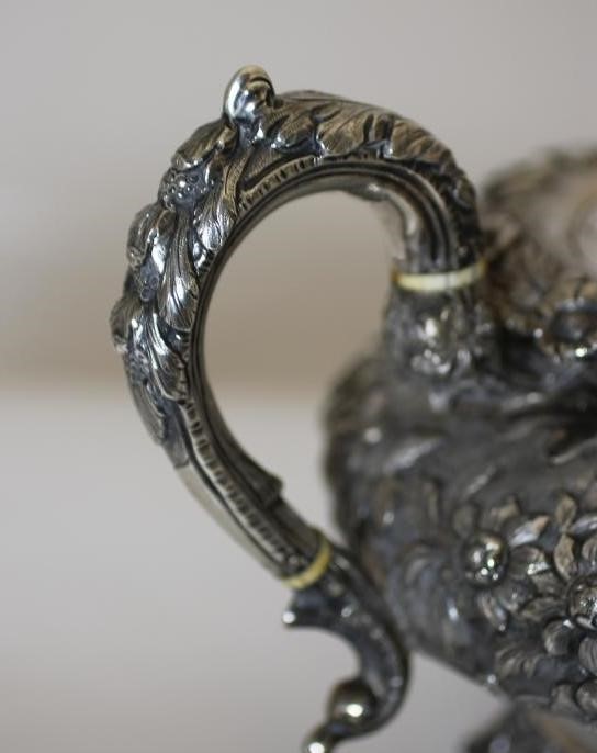 A COMPOSITE WILLIAM IV IRISH SILVER THREE PIECE TEA SERVICE Image