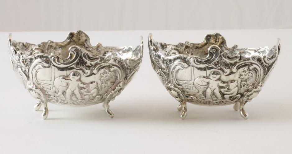 A PAIR OF LATE VICTORIAN SILVER SALTS importer William Morering Image