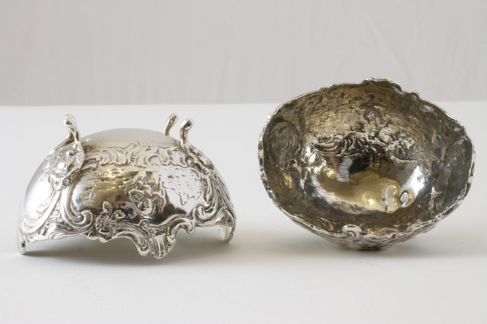 A PAIR OF LATE VICTORIAN SILVER SALTS importer William Morering Image