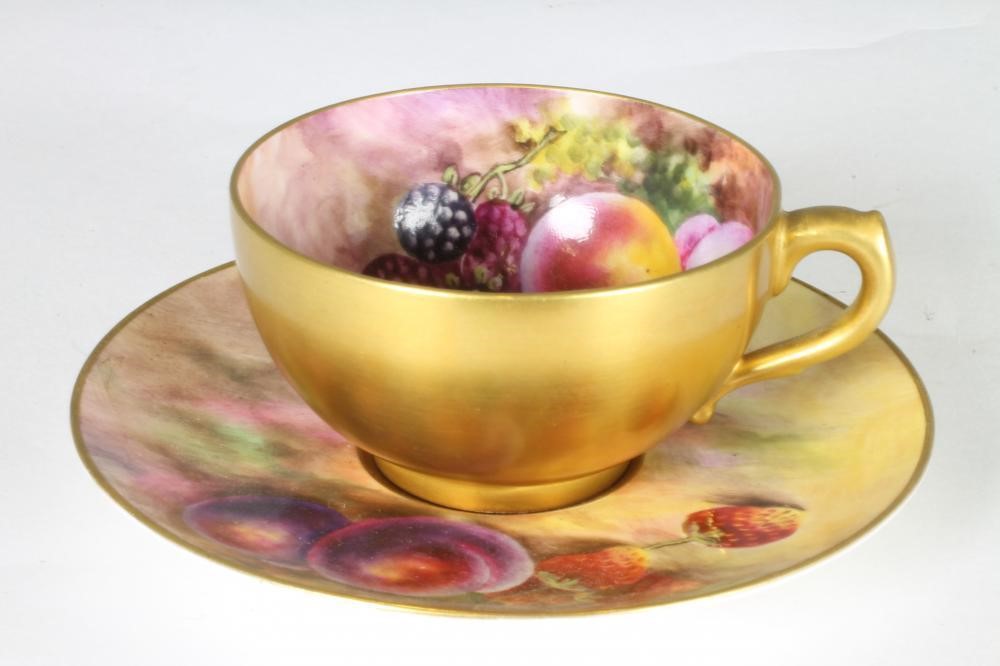 A ROYAL WORCESTER PORCELAIN CABINET CUP AND SAUCER Image