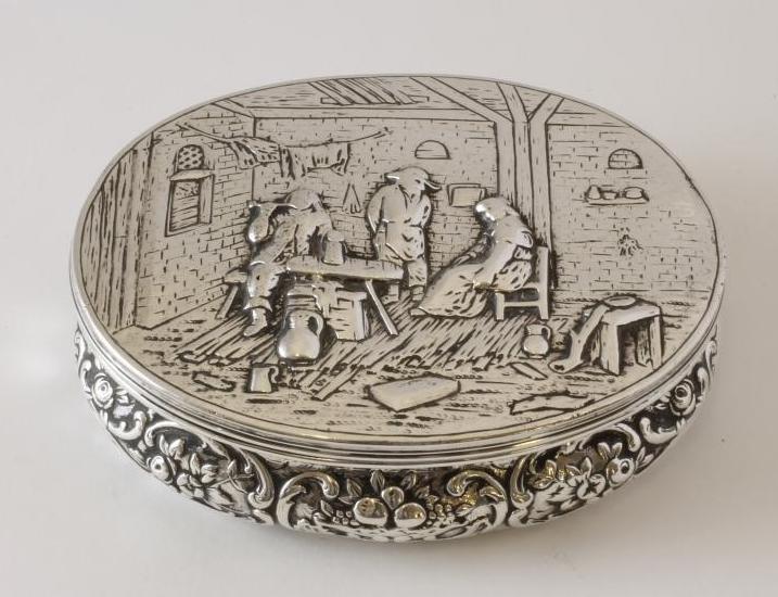 A CONTINENTAL SILVER TABLE SNUFF BOX Image