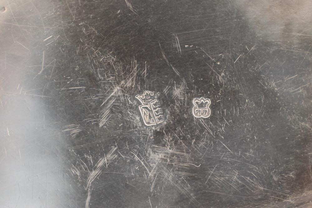A CONTINENTAL SILVER TABLE SNUFF BOX Image