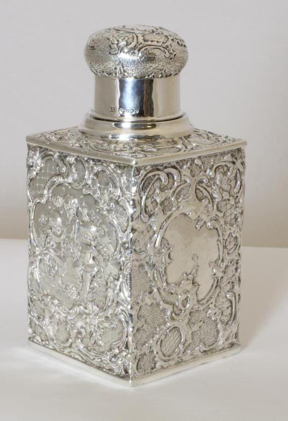 A LATE VICTORIAN SILVER TEA CANISTER Image