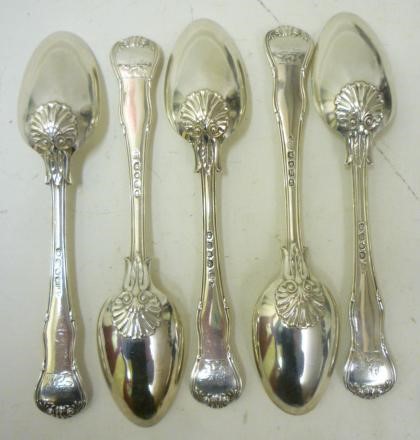 A SET OF FIVE GEORGE IV SILVER DESSERT SPOONS Image
