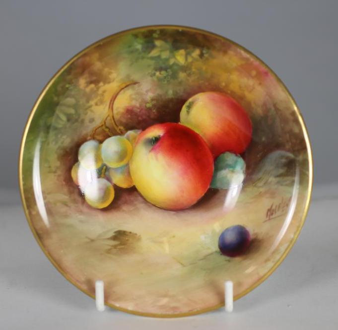 A ROYAL WORCESTER PORCELAIN SHALLOW BOWL Image