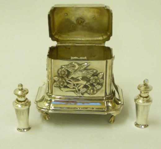 A CHINESE WHITE METAL PERFUME CASKET Image