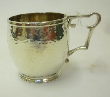 AN ARTS AND CRAFTS SILVER MUG Image