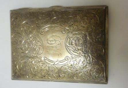 AN EDWARDIAN SILVER AIDE MEMOIRE/CARD CASE Image