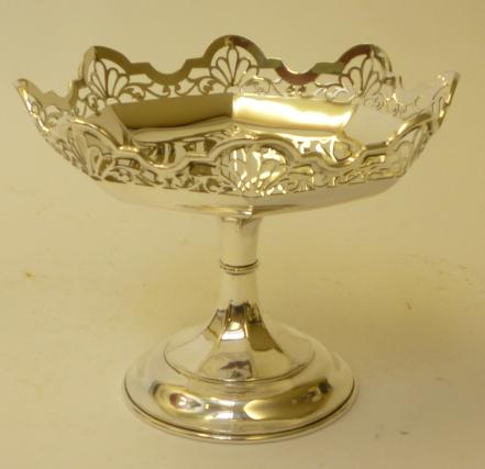 AN EDWARDIAN SILVER PEDESTAL SWEETMEAT DISH Image