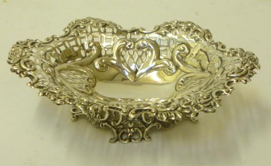 A LATE VICTORIAN SILVER BONBON DISH Image