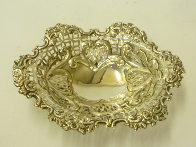 A LATE VICTORIAN SILVER BONBON DISH Image