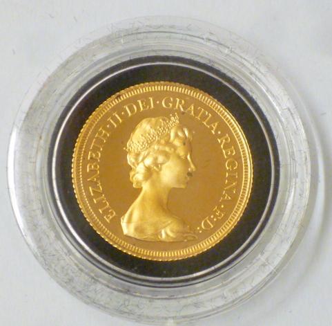 AN ELIZABETH II PROOF GOLD SOVEREIGN Image