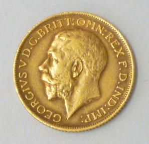 A GEORGE V GOLD SOVEREIGN Image