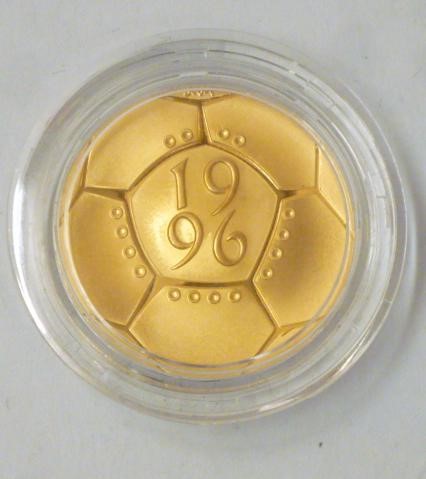 AN ELIZABETH GOLD PROOF £2 Image