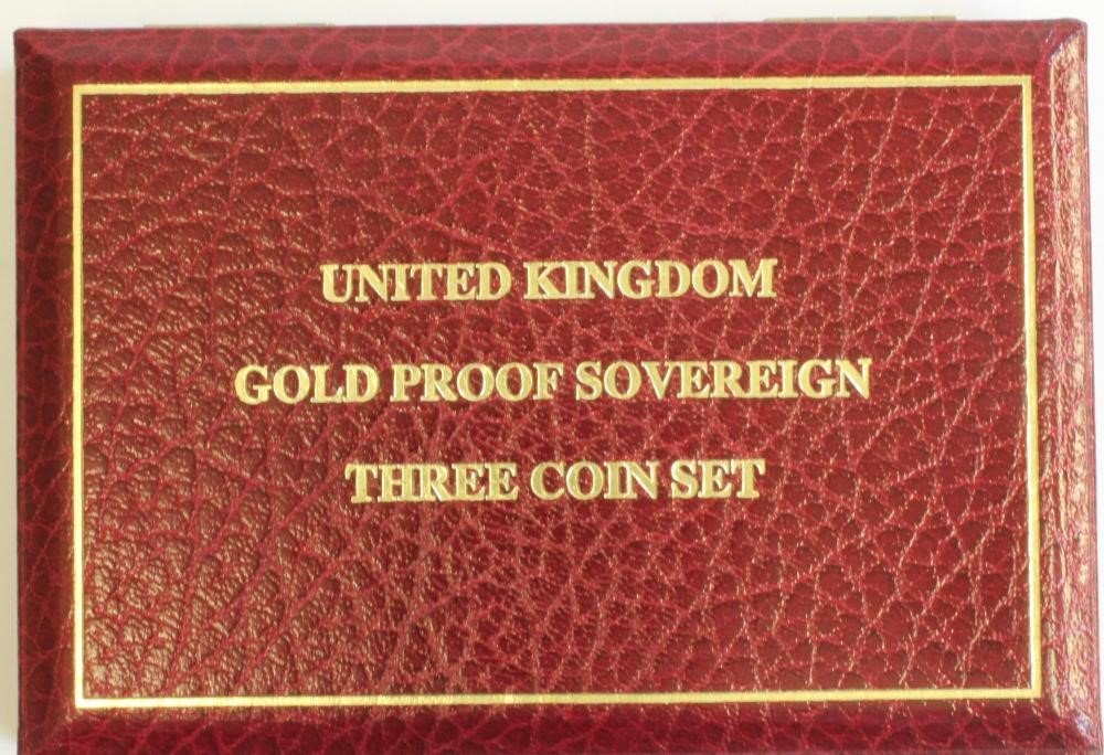 AN ELIZABETH II GOLD PROOF SOVEREIGN THREE COIN SET Image