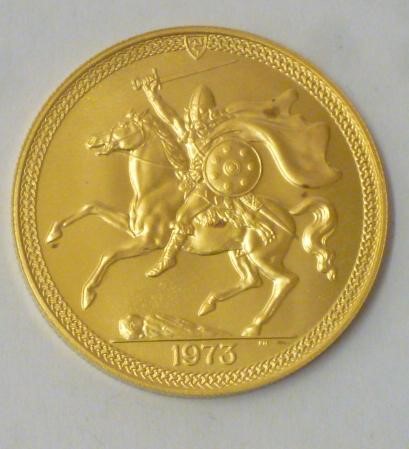 AN ELIZABETH II ISLE OF MAN GOLD £5 Image