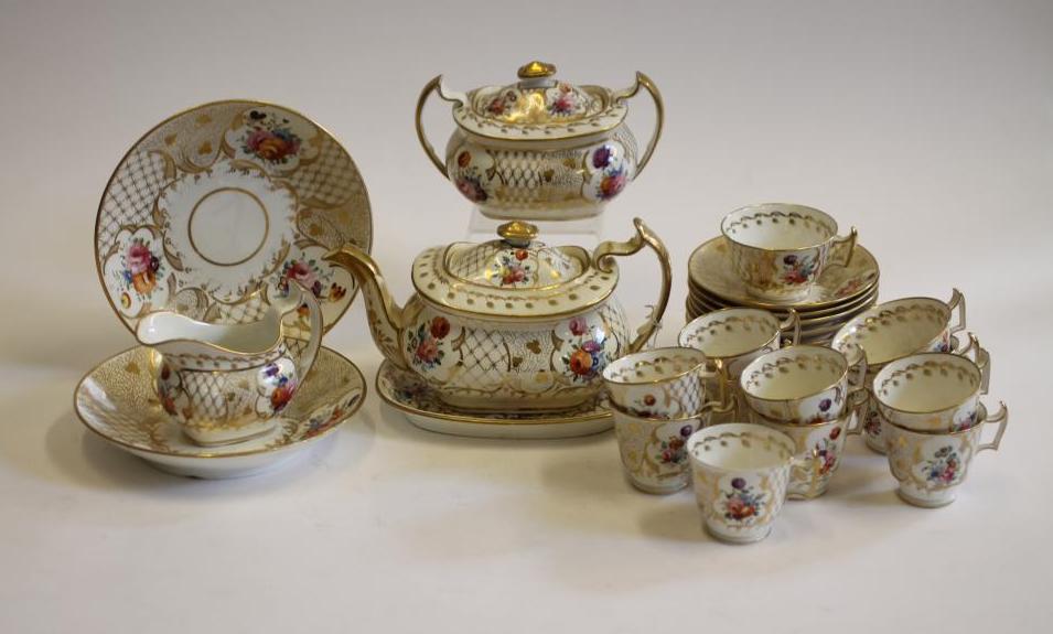A DAVENPORT PORCELAIN PART TEA AND COFFEE SERVICE Image