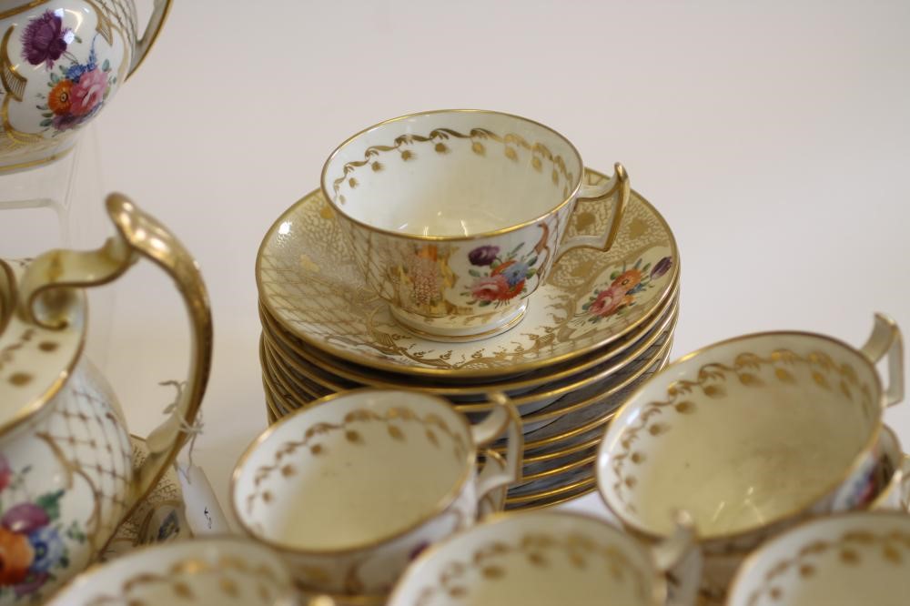 A DAVENPORT PORCELAIN PART TEA AND COFFEE SERVICE Image