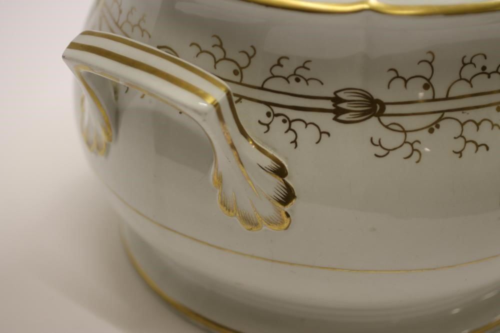 A WEDGWOOD "PEARL" WARE FOOTBATH Image