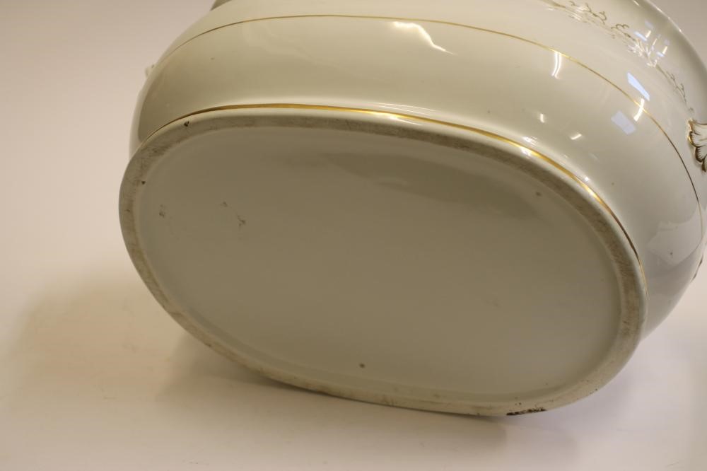 A WEDGWOOD "PEARL" WARE FOOTBATH Image