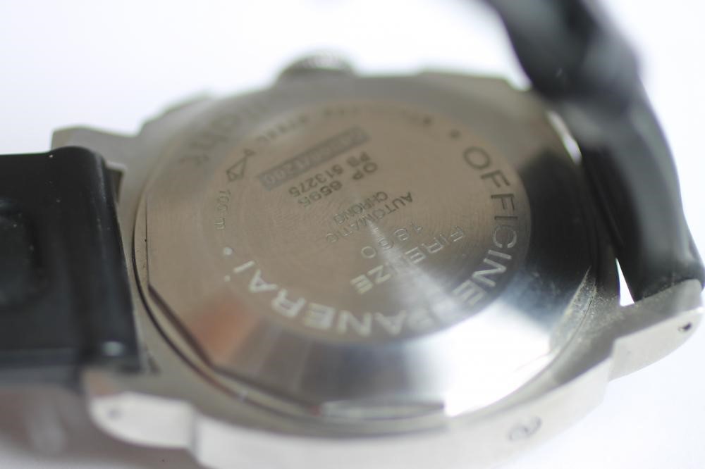 A GENTLEMAN'S STAINLESS STEEL LUMINOR PANERAI AUTOMATIC CHRONOGRAPH Image