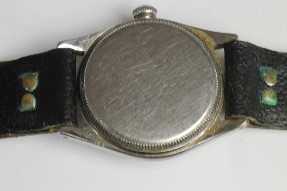A GENTLEMAN'S STAINLESS STEEL ROLEX OYSTER WRISTWATCH Image