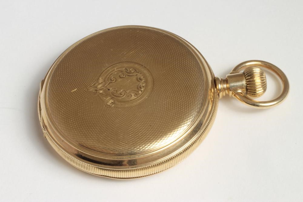 A 9KT GOLD TOP WIND HUNTER POCKET WATCH Image