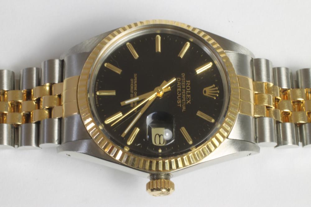 A GENTLEMAN'S STAINLESS STEEL AND GOLD ROLEX OYSTER PERPETUAL DATEJUST SUPERLATIVE CHRONOMETER Image