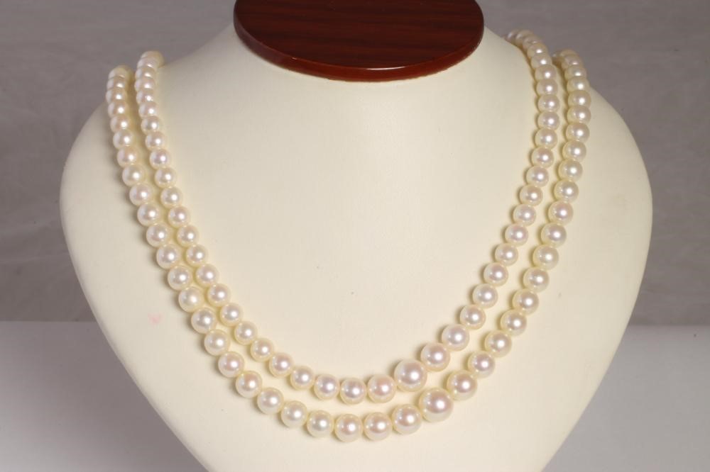 A CULTURED PEARL DOUBLE STRING NECKLACE Image