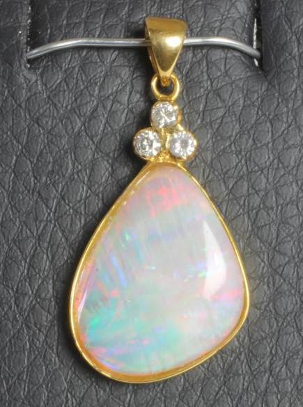 AN OPAL PENDANT Image