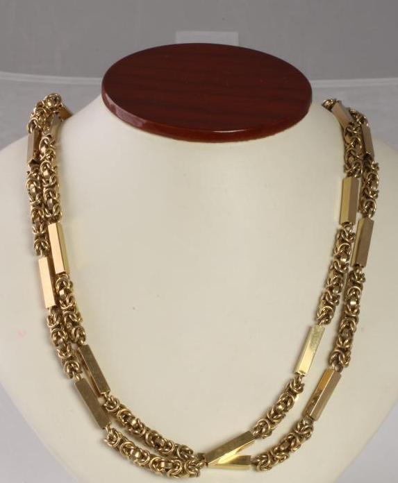 A 9CT GOLD FANCY CHAIN NECKLACE Image