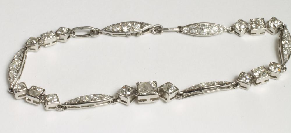 A DIAMOND BRACELET Image