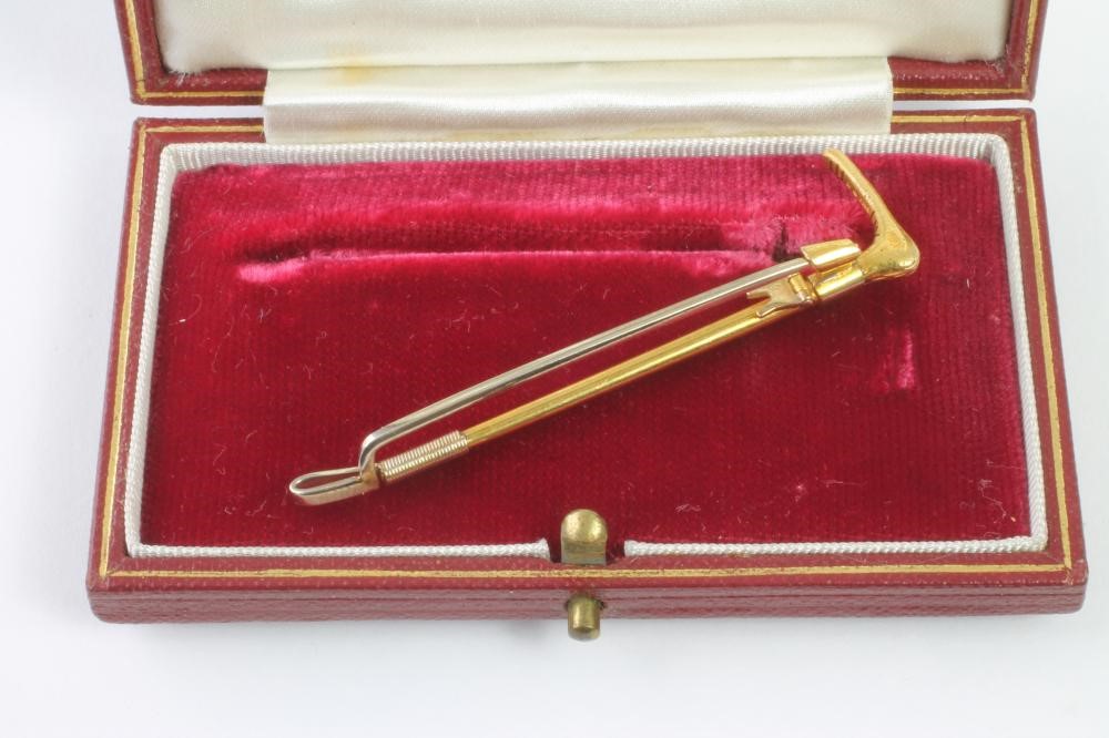 A 9CT GOLD NOVELTY STOCK PIN Image