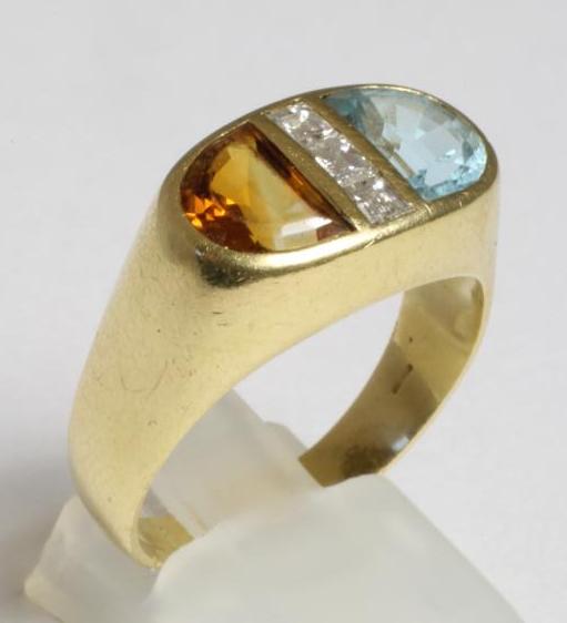 A GENTLEMAN'S COCKTAIL RING Image