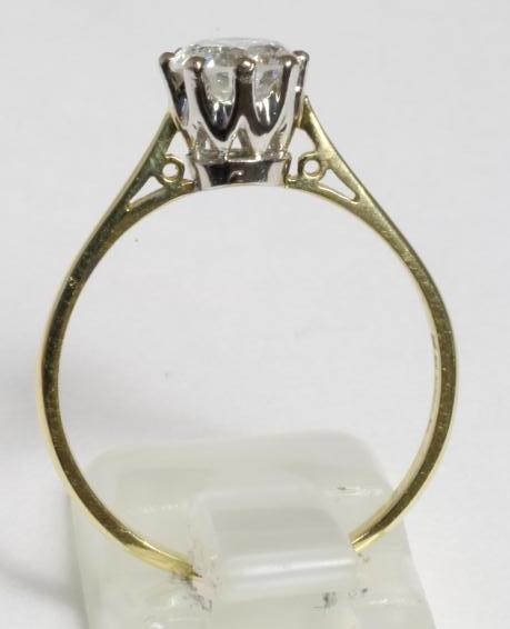A SOLITAIRE DIAMOND RING Image