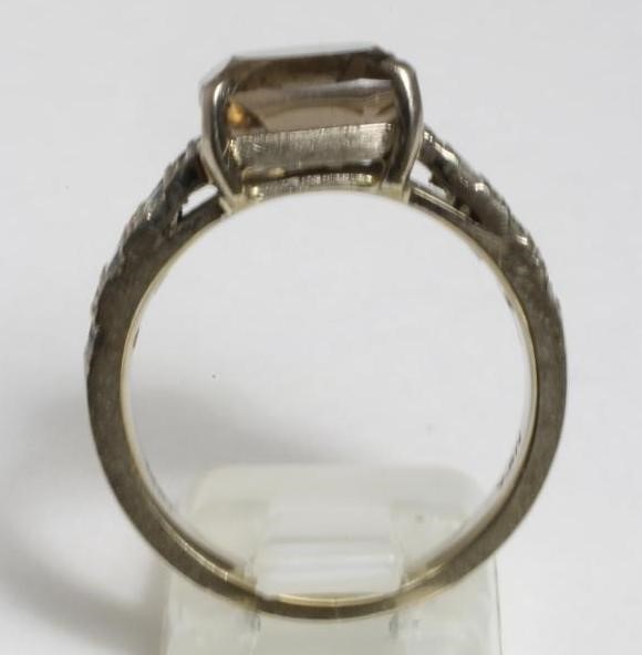 A SMOKEY QUARTZ COCKTAIL RING Image