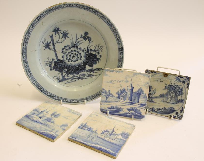 AN ENGLISH DELFT SMALL CHARGER Image
