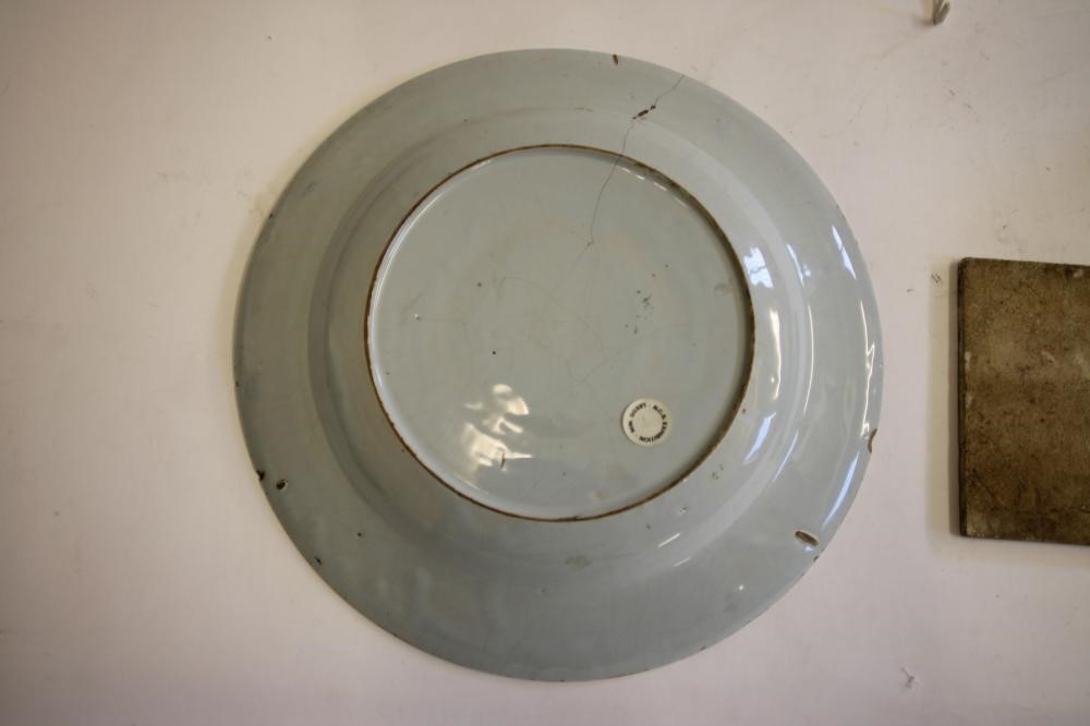 AN ENGLISH DELFT SMALL CHARGER Image