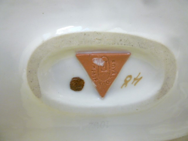 A ROYAL DUX BISQUE PORCELAIN FIGURAL VASE Image