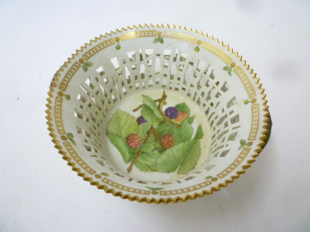 A ROYAL COPENHAGEN PORCELAIN "FLORA DANICA" BASKET Image