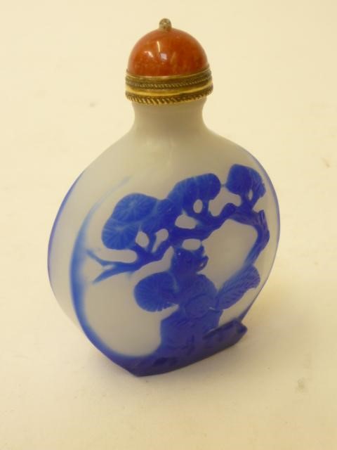 A PEKING GLASS SNUFF BOTTLE Image