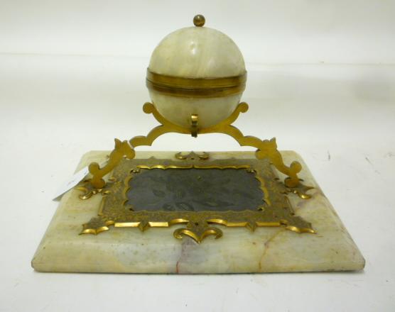 A VICTORIAN POLISHED MARBLE INKSTAND Image