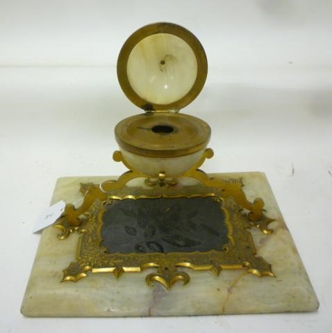 A VICTORIAN POLISHED MARBLE INKSTAND Image