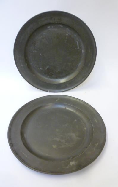 A PAIR OF ENGLISH PEWTER CHARGERS Image