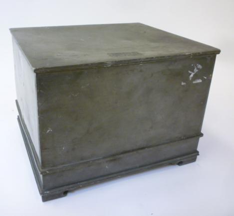 A CHINESE PEWTER TEA CHEST Image